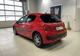 Подержанный автомобиль Peugeot 207 Hatchback 2008 года (6 фото)