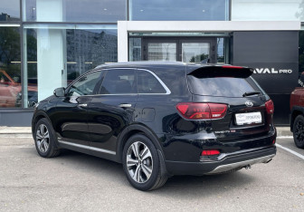 Подержанный автомобиль Kia Sorento 2018 года (7 фото)