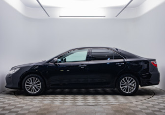 Подержанный автомобиль Toyota Camry Sedan 2016 года (2 фото)
