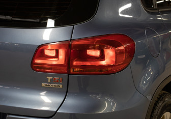 Подержанный автомобиль Volkswagen Tiguan 2011 года (21 фото)