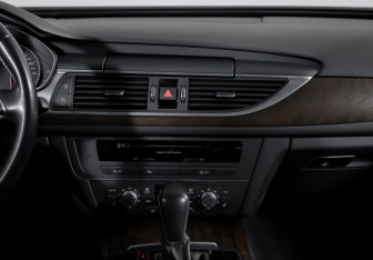 Подержанный автомобиль Audi A6 Sedan 2015 года (13 фото)