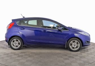 Подержанный автомобиль Ford Fiesta Hatchback 2017 года (4 фото)