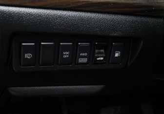 Подержанный автомобиль Nissan Teana 2011 года (15 фото)