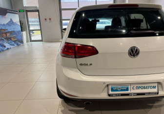 Подержанный автомобиль Volkswagen Golf Hatchback 2014 года (7 фото)