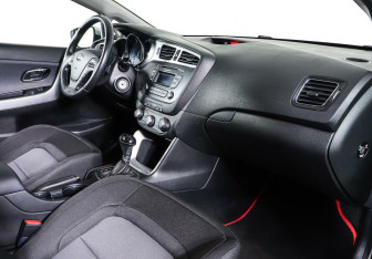 Подержанный автомобиль Kia Ceed Hatchback 2014 года (10 фото)