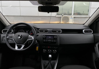 Подержанный автомобиль Renault Duster 2021 года (11 фото)