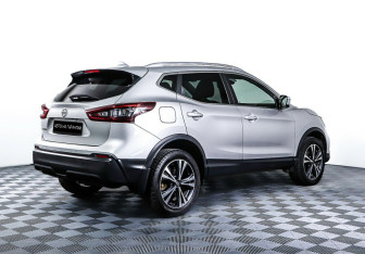 Подержанный автомобиль Nissan Qashqai 2021 года (5 фото)