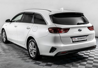 Подержанный автомобиль Kia Ceed Wagon 2021 года (7 фото)