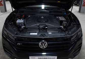 Подержанный автомобиль Volkswagen Touareg 2020 года (9 фото)