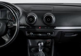 Подержанный автомобиль Audi A3 Hatchback 2014 года (13 фото)