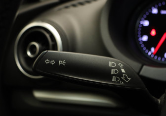 Подержанный автомобиль Audi A3 Hatchback 2015 года (13 фото)