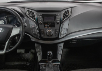 Подержанный автомобиль Hyundai i40 Sedan 2012 года (14 фото)