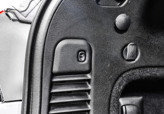 Подержанный автомобиль Jeep Grand Cherokee 2013 года (15 фото)