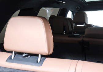 Подержанный автомобиль BMW X7 2021 года (10 фото)