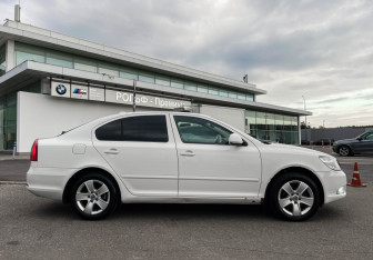 Подержанный автомобиль Skoda Octavia Liftback 2012 года (4 фото)