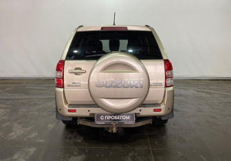 Подержанный автомобиль Suzuki Grand Vitara 2010 года (5 фото)