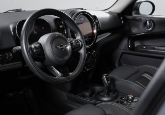 Подержанный автомобиль MINI Countryman 2021 года (14 фото)