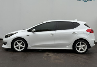 Подержанный автомобиль Kia Ceed Hatchback 2017 года (8 фото)