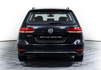 Подержанный автомобиль Volkswagen Golf Wagon 2018 года (6 фото)