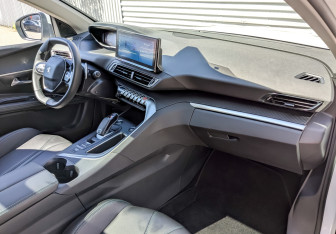 Подержанный автомобиль Peugeot 5008 Suv 2021 года (11 фото)