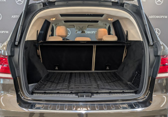 Подержанный автомобиль Mercedes-Benz GLE 2016 года (10 фото)