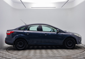 Подержанный автомобиль Ford Focus Sedan 2011 года (4 фото)