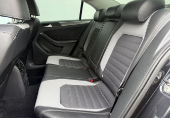 Подержанный автомобиль Volkswagen Jetta Sedan 2012 года (11 фото)