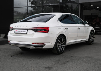 Подержанный автомобиль Skoda Superb Liftback 2020 года (4 фото)