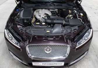 Подержанный автомобиль Jaguar XF Sedan 2011 года (9 фото)