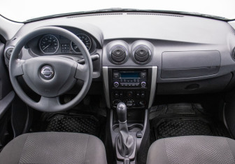 Подержанный автомобиль Nissan Almera Sedan 2016 года (13 фото)