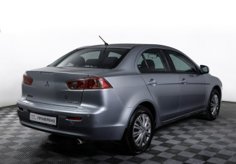 Подержанный автомобиль Mitsubishi Lancer Sedan 2008 года (5 фото)