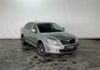 Подержанный автомобиль Skoda Octavia Liftback 2013 года (3 фото)