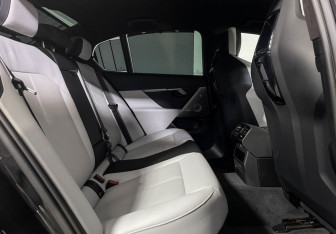 Подержанный автомобиль BMW M5 Sedan 2024 года (14 фото)