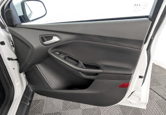 Подержанный автомобиль Ford Focus Hatchback 2019 года (24 фото)