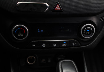 Подержанный автомобиль Hyundai Creta 2016 года (18 фото)