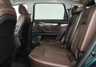 Подержанный автомобиль Exeed VX 2023 года (10 фото)