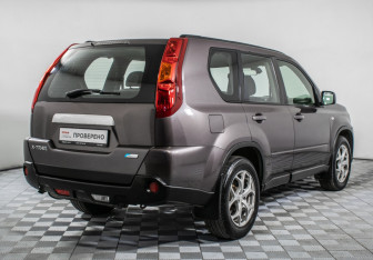 Подержанный автомобиль Nissan X-Trail 2009 года (5 фото)