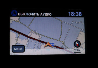 Подержанный автомобиль Nissan Tiida Hatchback 2012 года (9 фото)