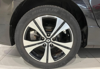 Подержанный автомобиль Renault Fluence 2012 года (9 фото)