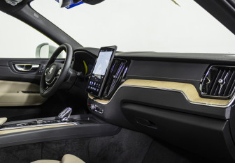Новый Volvo XC60 2025 (13 фото)