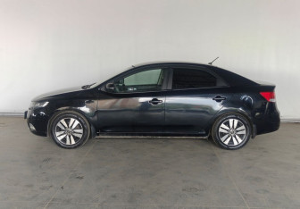 Подержанный автомобиль Kia Cerato Sedan 2013 года (7 фото)