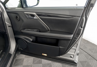 Подержанный автомобиль Lexus RX 2021 года (26 фото)