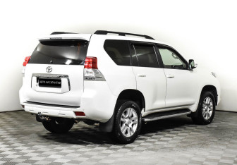 Подержанный автомобиль Toyota Land Cruiser Prado 2012 года (5 фото)