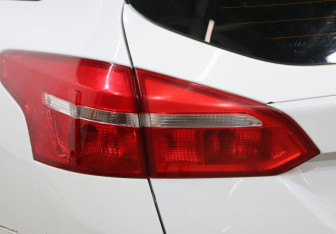 Подержанный автомобиль Ford Focus Wagon 2016 года (21 фото)