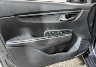 Подержанный автомобиль Kia Rio Hatchback 2021 года (17 фото)