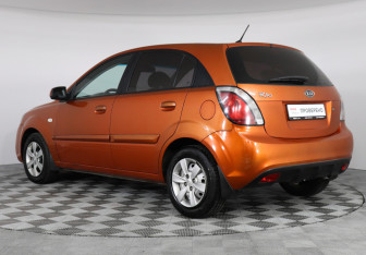 Подержанный автомобиль Kia Rio Hatchback 2010 года (4 фото)