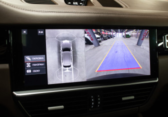 Подержанный автомобиль Porsche Cayenne 2019 года (23 фото)