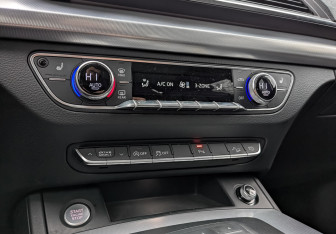 Подержанный автомобиль Audi Q5 2019 года (25 фото)