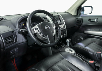 Подержанный автомобиль Nissan X-Trail 2012 года (7 фото)
