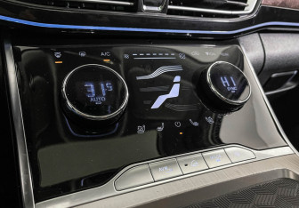 Подержанный автомобиль Exeed VX 2023 года (14 фото)